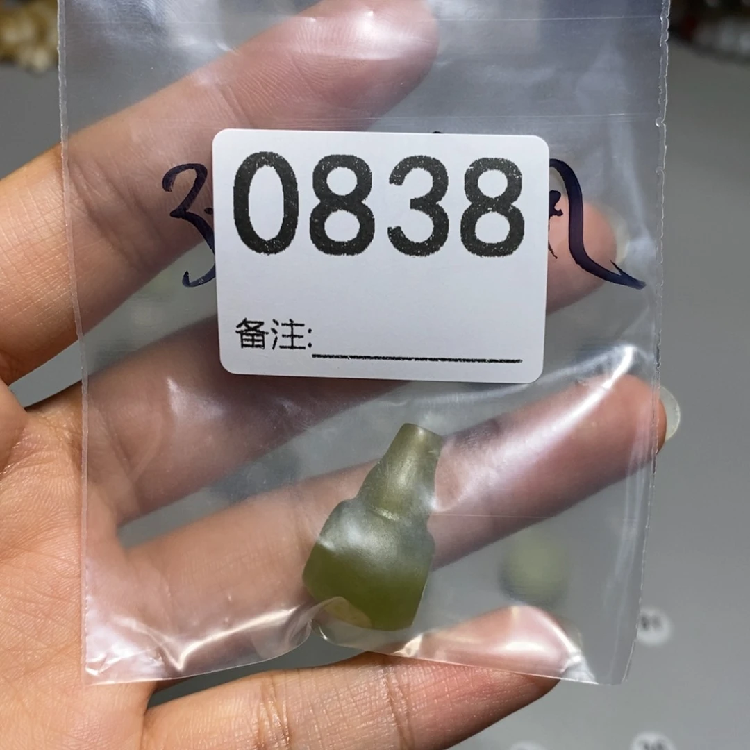 颈饰未镶嵌透闪石质玉张*风