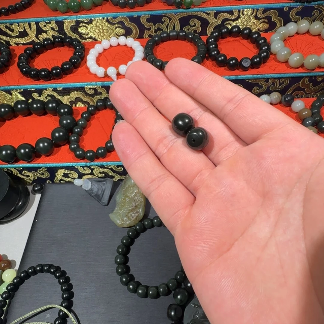 子***鱼未镶嵌手链和田玉
