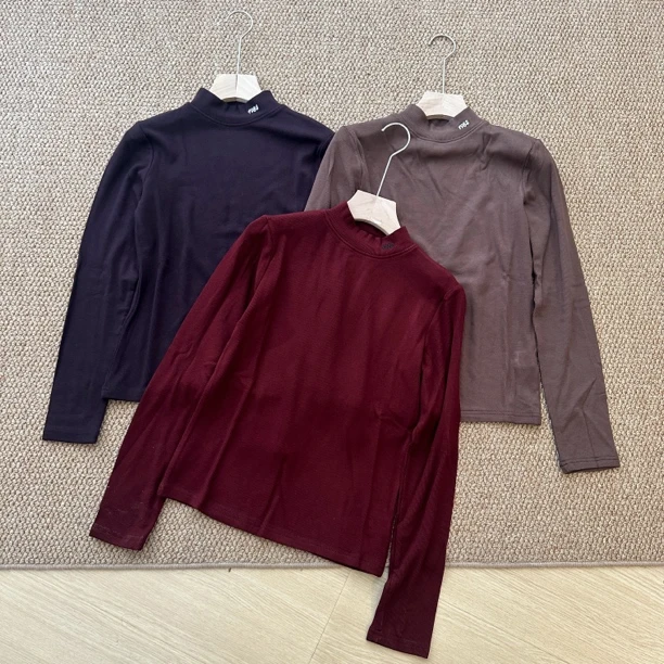 薇莎5036【现货】小立领刺绣字母磨毛长袖T恤