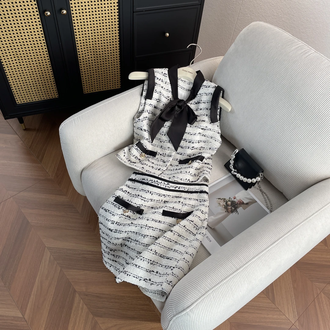 休闲夏季小香风套装轻奢洋气夏款条纹针织DY1643