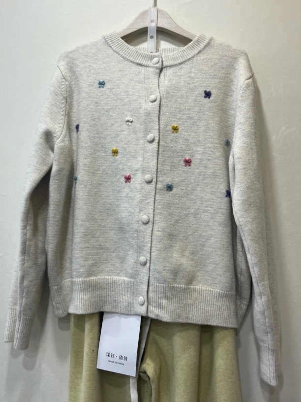 彩色小花长袖时尚百搭休闲米色