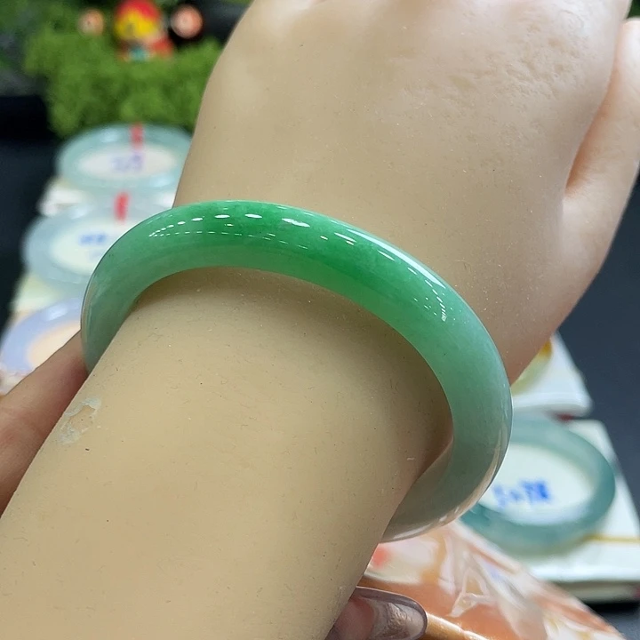 翡翠手镯未镶嵌10号