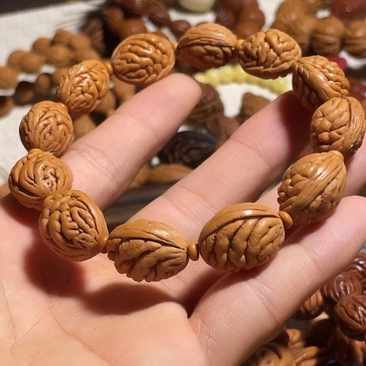 *****碧桃核荔枝纹手串
