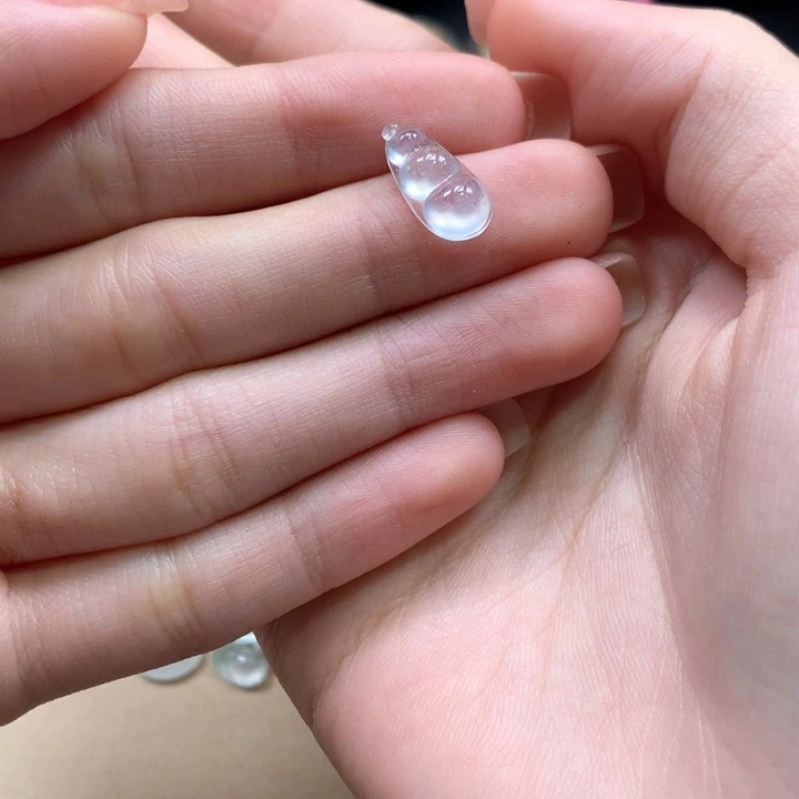 €***€翡翠未镶嵌颈饰豆子