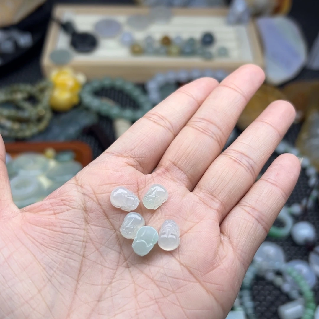 颈饰未镶嵌翡翠5只貔貅