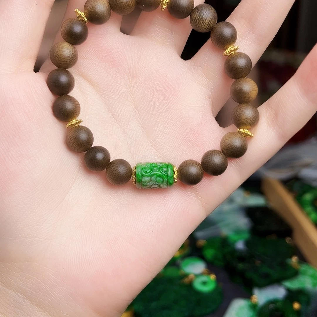 颈饰未镶嵌翡翠多样性