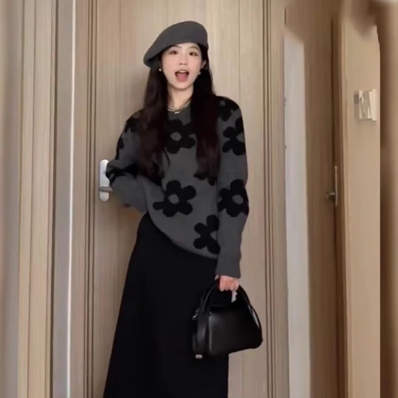 灰色毛衣女设计感复古慵懒风花朵针织衫加厚软糯长袖套头显瘦上衣