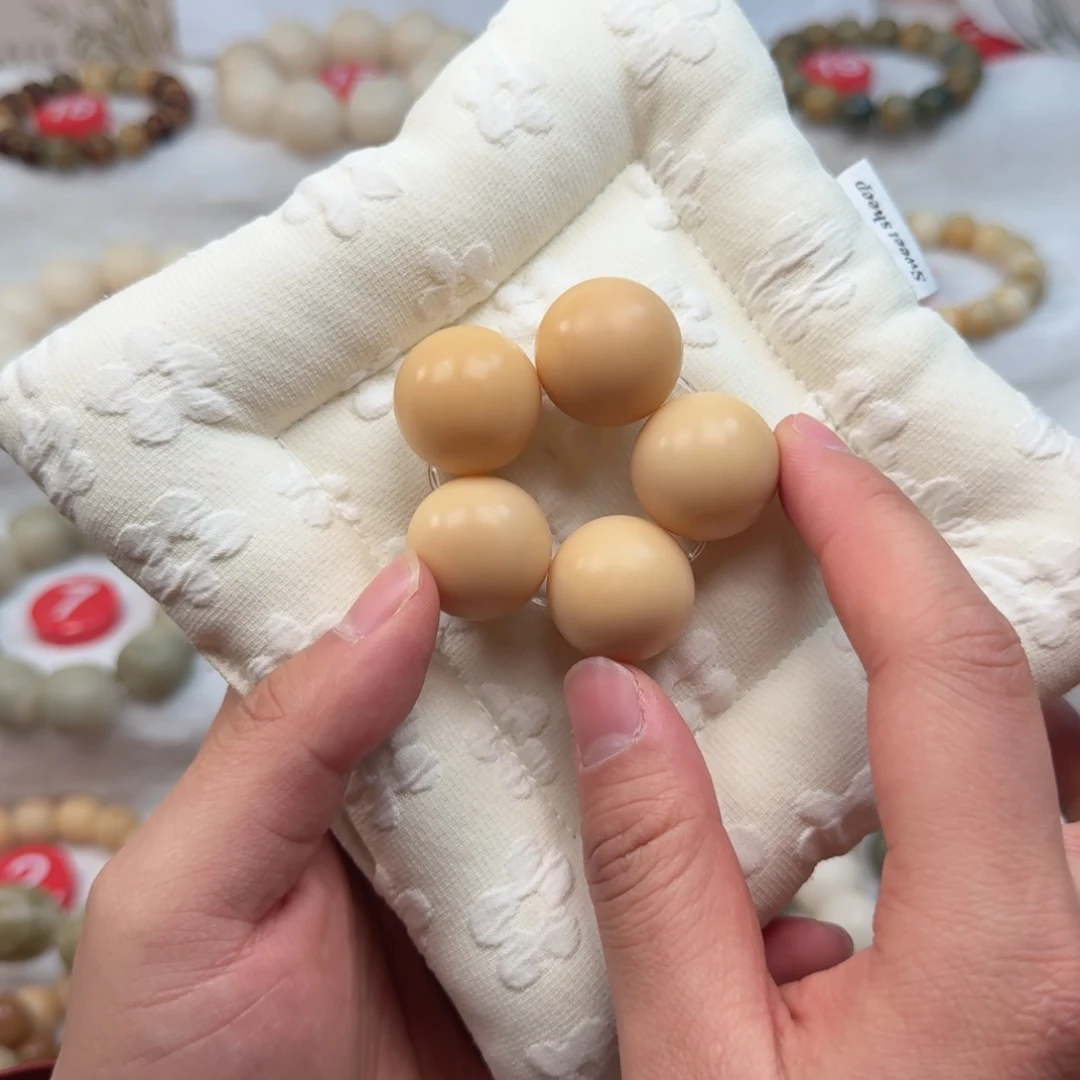 白玉菩提吊坠卡23天然风化手捻干磨