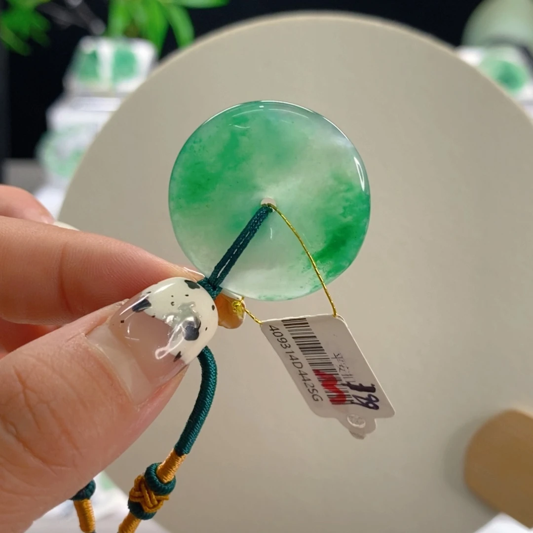 石英质玉未镶嵌颈饰