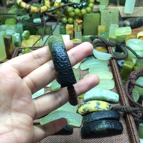 未镶嵌岫玉吊坠岫