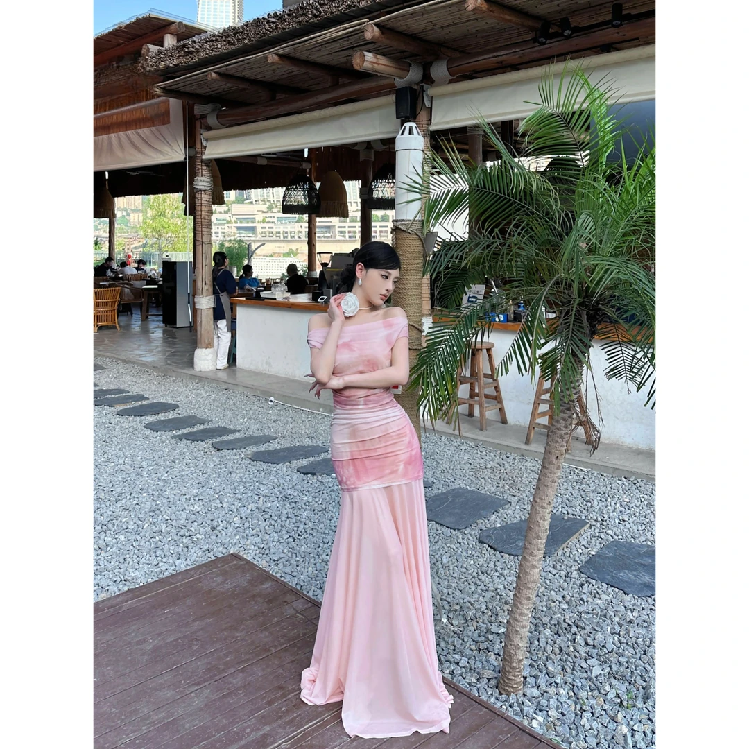 氛围感辣妹露肩一字肩连衣裙夏修身包臀鱼尾裙海边度假风碎花长裙