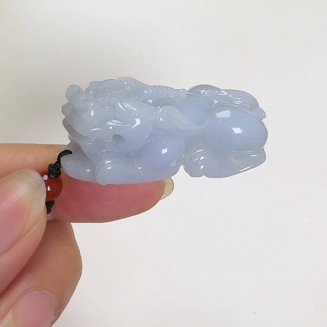 翡翠未镶嵌颈饰貔貅