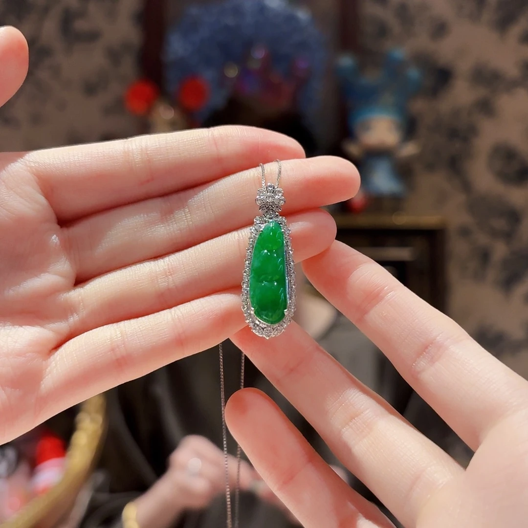 吊坠(赠链)18K金镶嵌翡翠