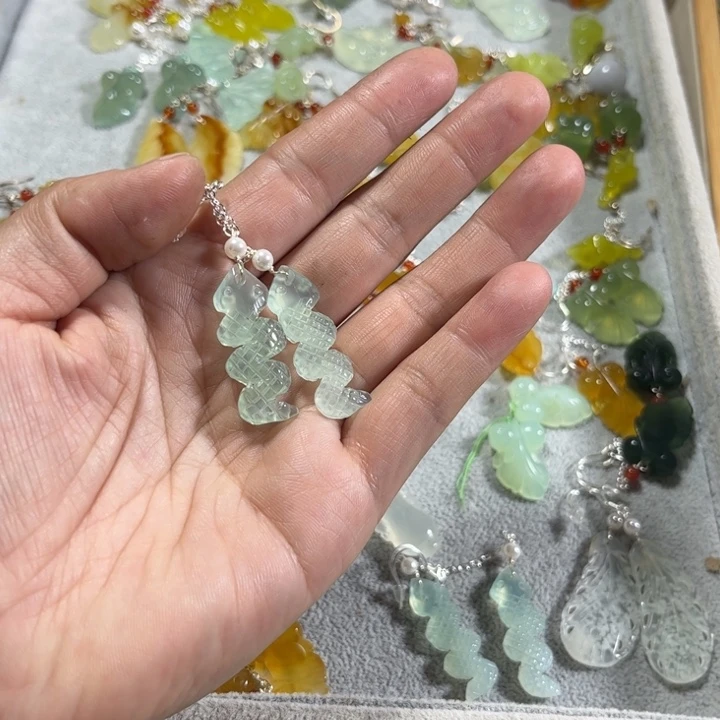 蛇纹石玉耳饰未镶嵌青****术