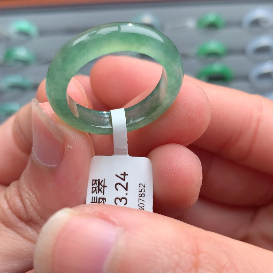 翡翠戒指未镶嵌天然