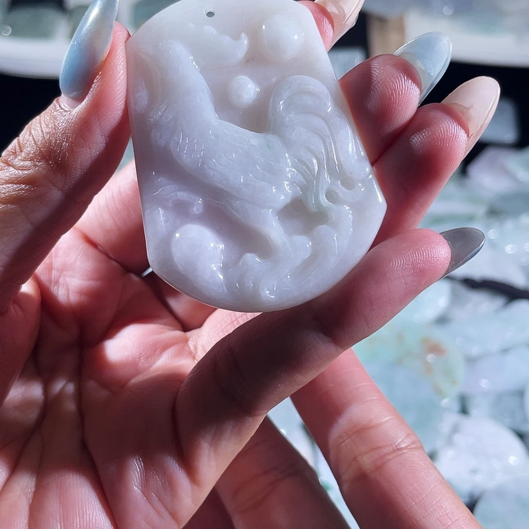 翡翠未镶嵌颈饰鸡牌