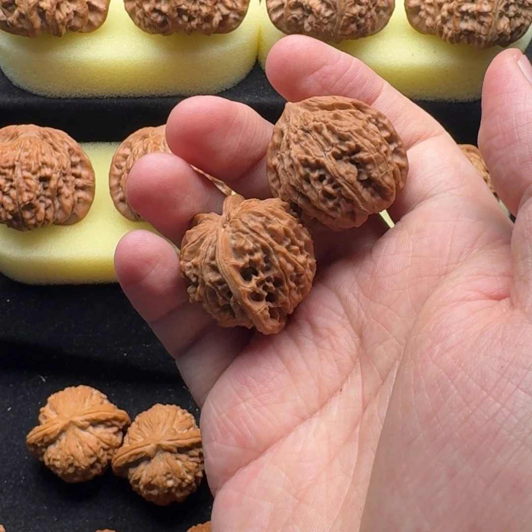 文玩核桃吊坠阿*野麻