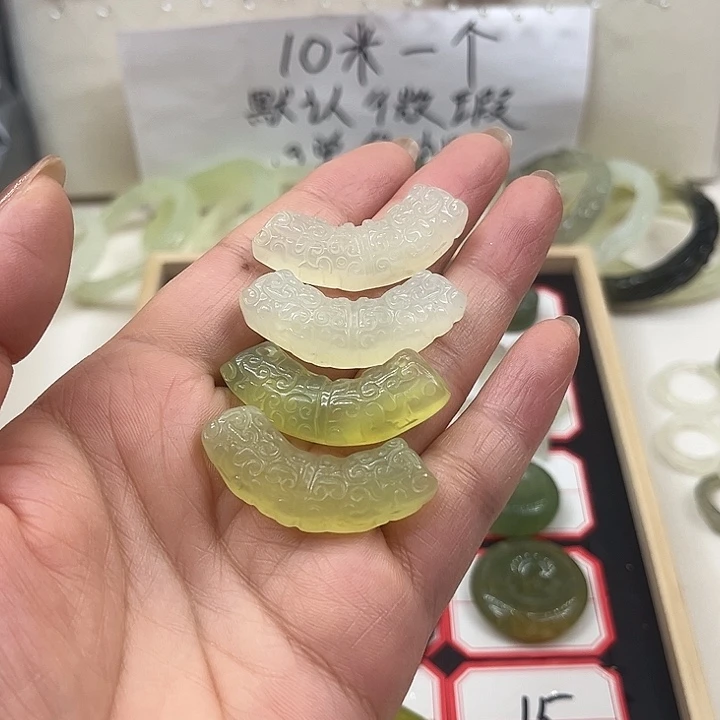 益***子透闪石-蛇纹石玉合金颈饰