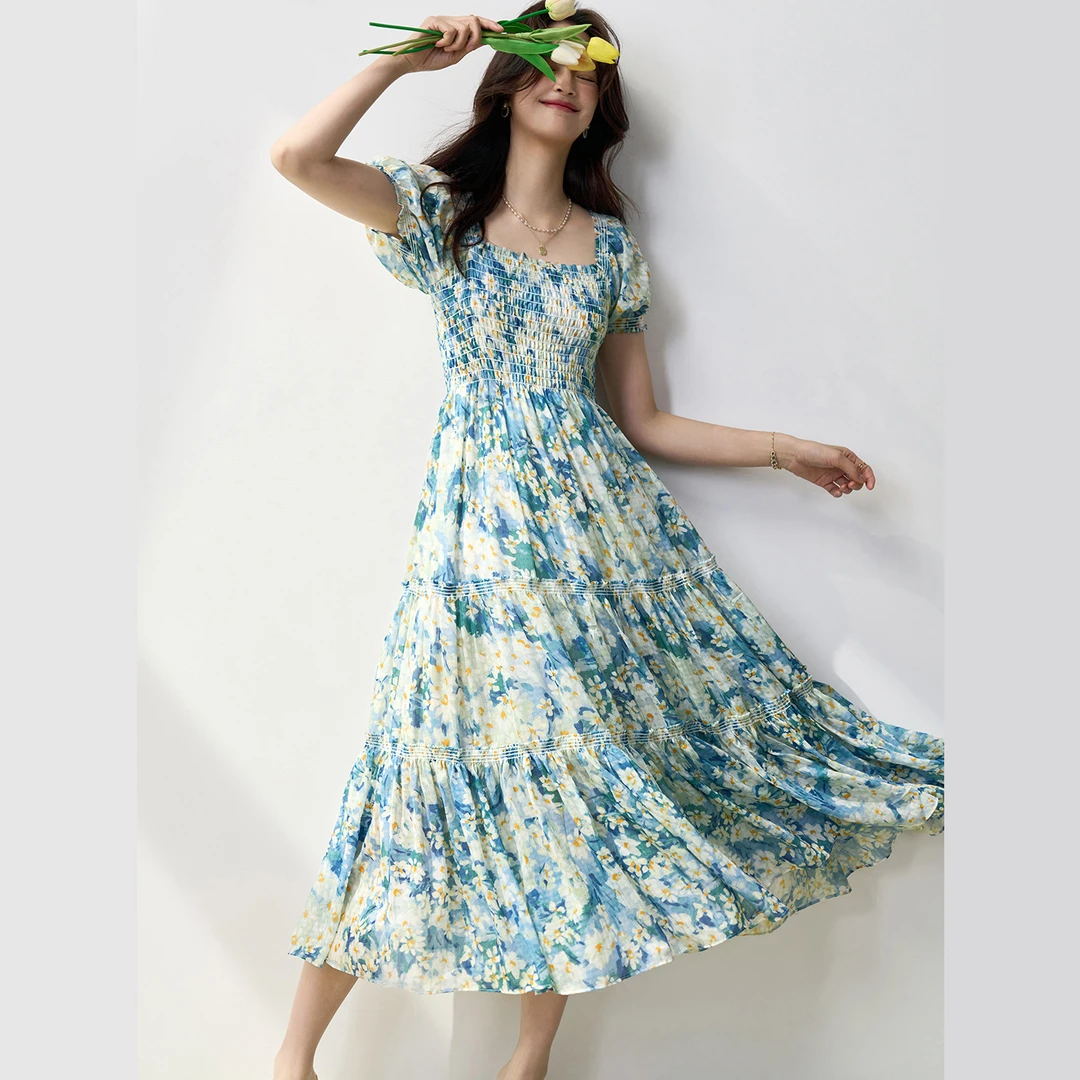 25夏新款茶歇法式蓝色小雏菊碎花连衣裙方领泡泡袖收腰长裙15343