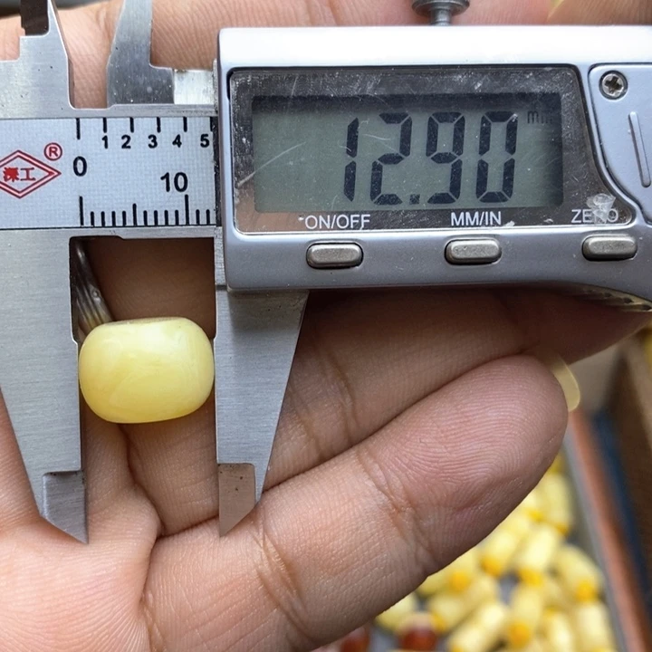 琥珀裸石未镶嵌26号12.9*9.4微瑕