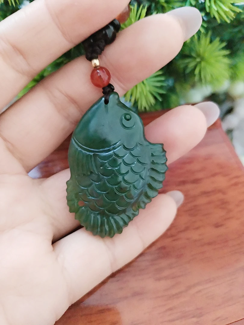 和田玉碧玉鱼吊坠