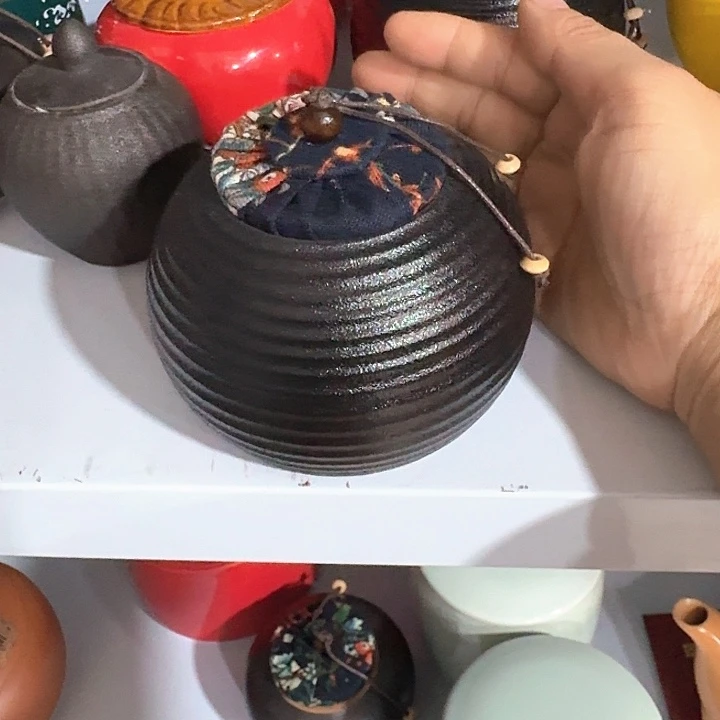 主人杯一个，瓷。。品茗瓷
