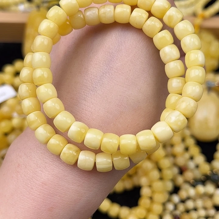 琥珀未镶嵌颈饰琥珀，多样性发其一