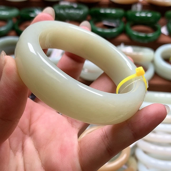 【闪购商品】和田玉手镯未镶嵌