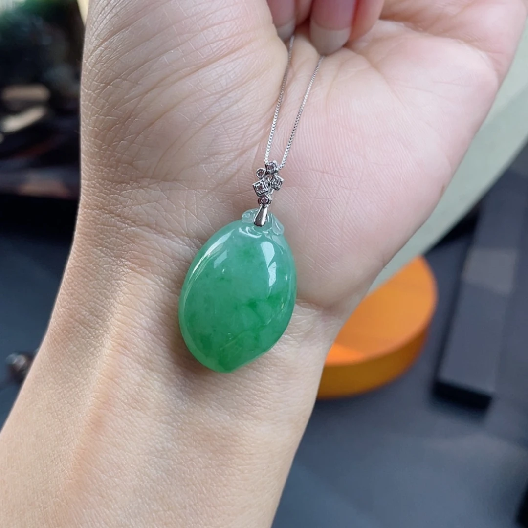 【闪购商品】翡翠颈饰18K金镶嵌37号 寿桃