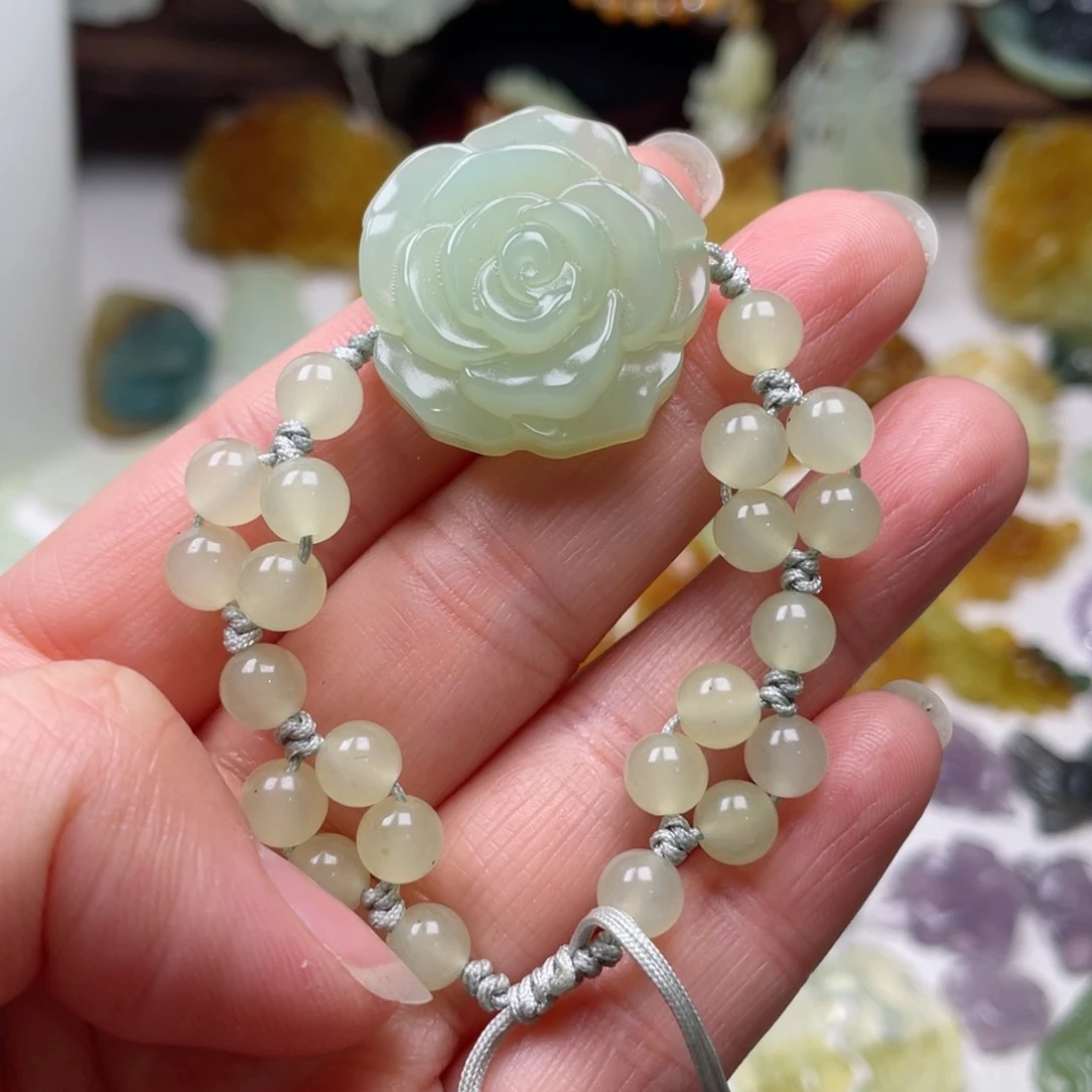 蛇纹石玉颈饰未镶嵌