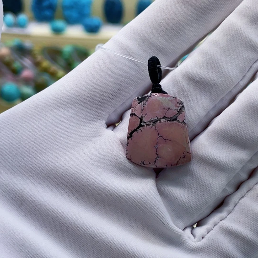 绿松石未镶嵌颈饰