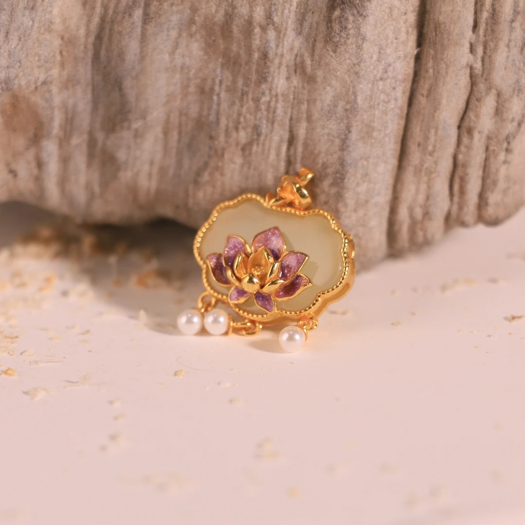 ZX137-925银镶和田玉如意锁配珍珠吊坠（12*18）（金色）