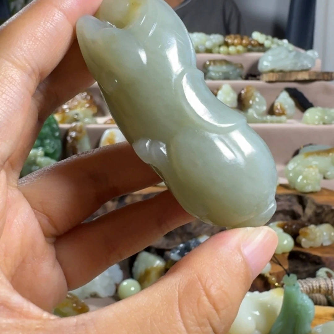 颈饰未镶嵌和田玉（糖玉）