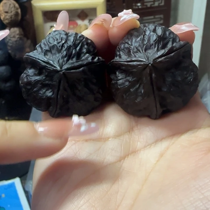 空***然文玩核桃吊坠无相莲花三棱