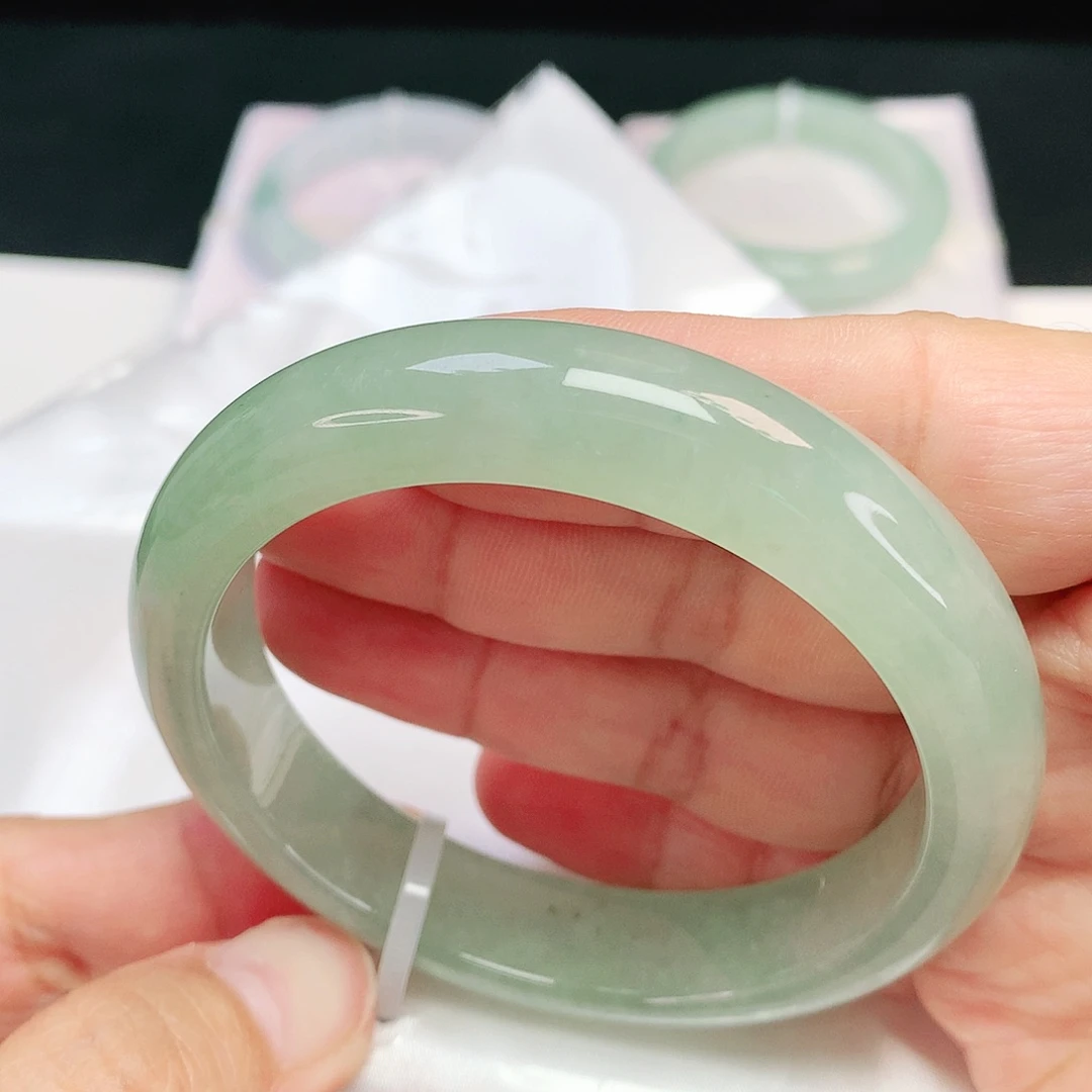 翡翠未镶嵌手镯正圈55