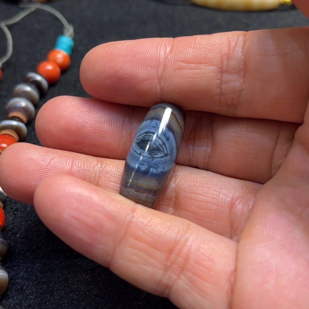 未镶嵌颈饰玛瑙/玉髓花****?