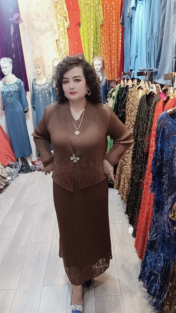 AYNUR大妈女装设计师长款网红时尚高领