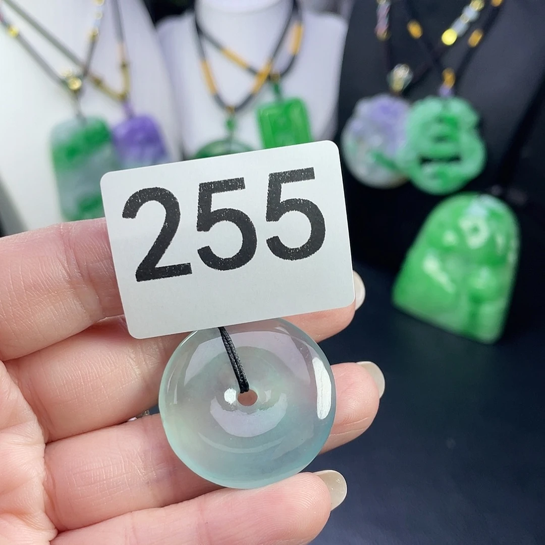 翡翠未镶嵌吊坠(赠链)