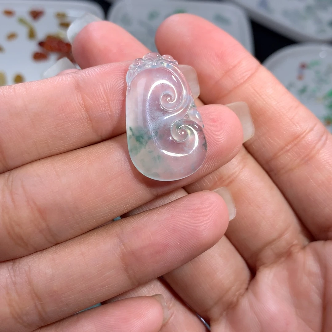 翡翠裸石未镶嵌冰种飘花如意