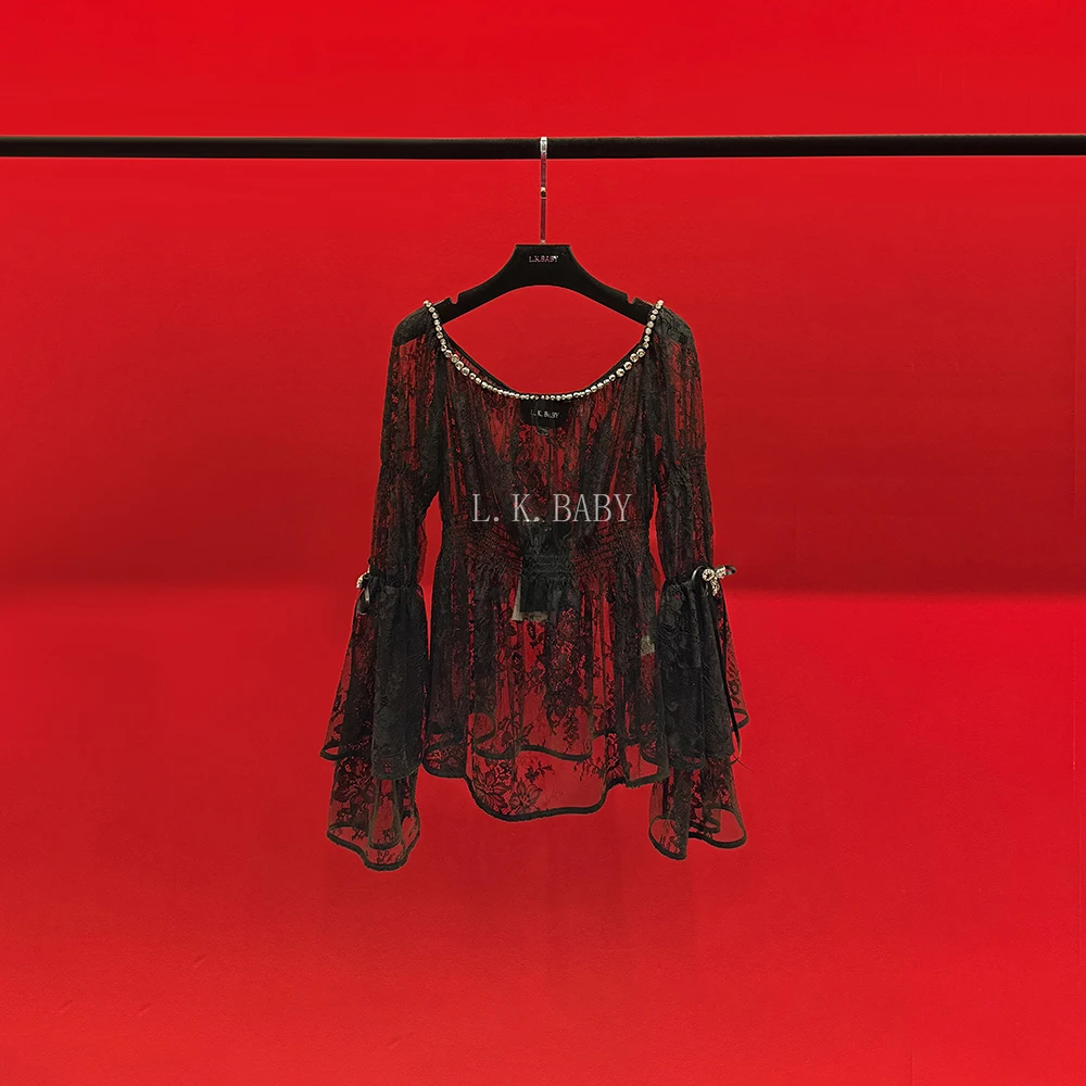 【L.K.BABY】锁骨精灵 性感V领镶钻蝴蝶结透视蕾丝显瘦喇叭袖上衣