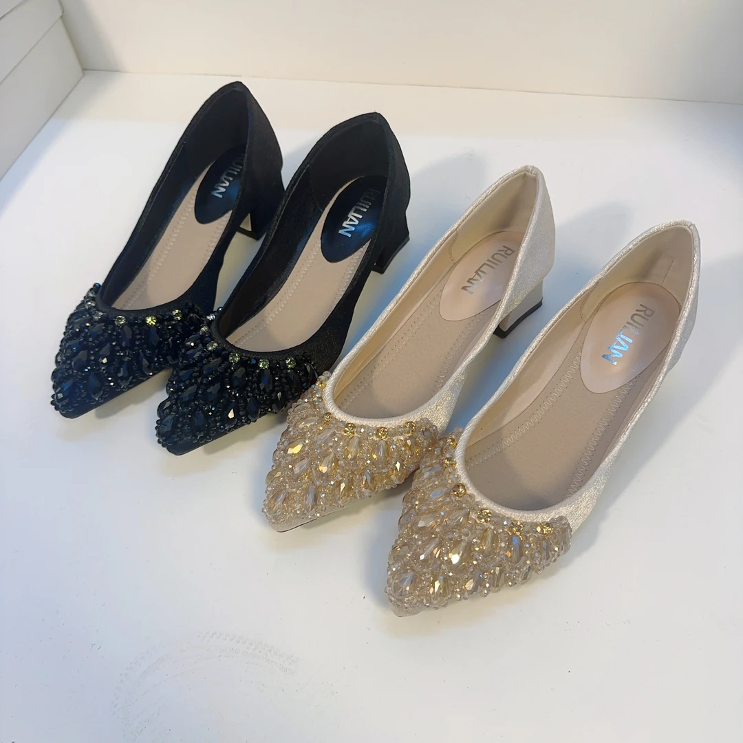 2025尖头粗跟单鞋女满天星水钻手工法式小香风高跟轻奢风大码女鞋