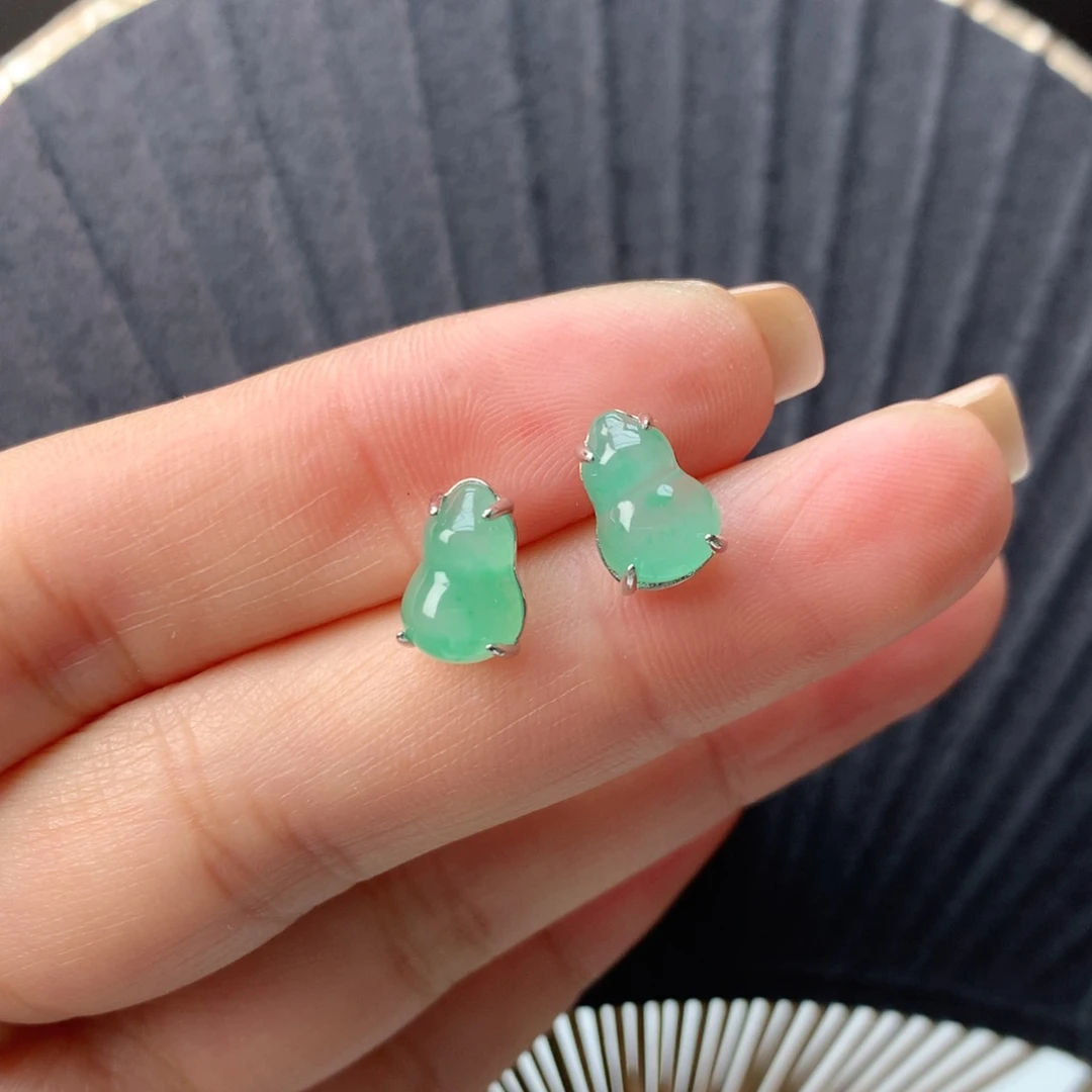 b***u石英质玉（非洲翠）银S925镀金镶嵌冰飘花精品耳饰