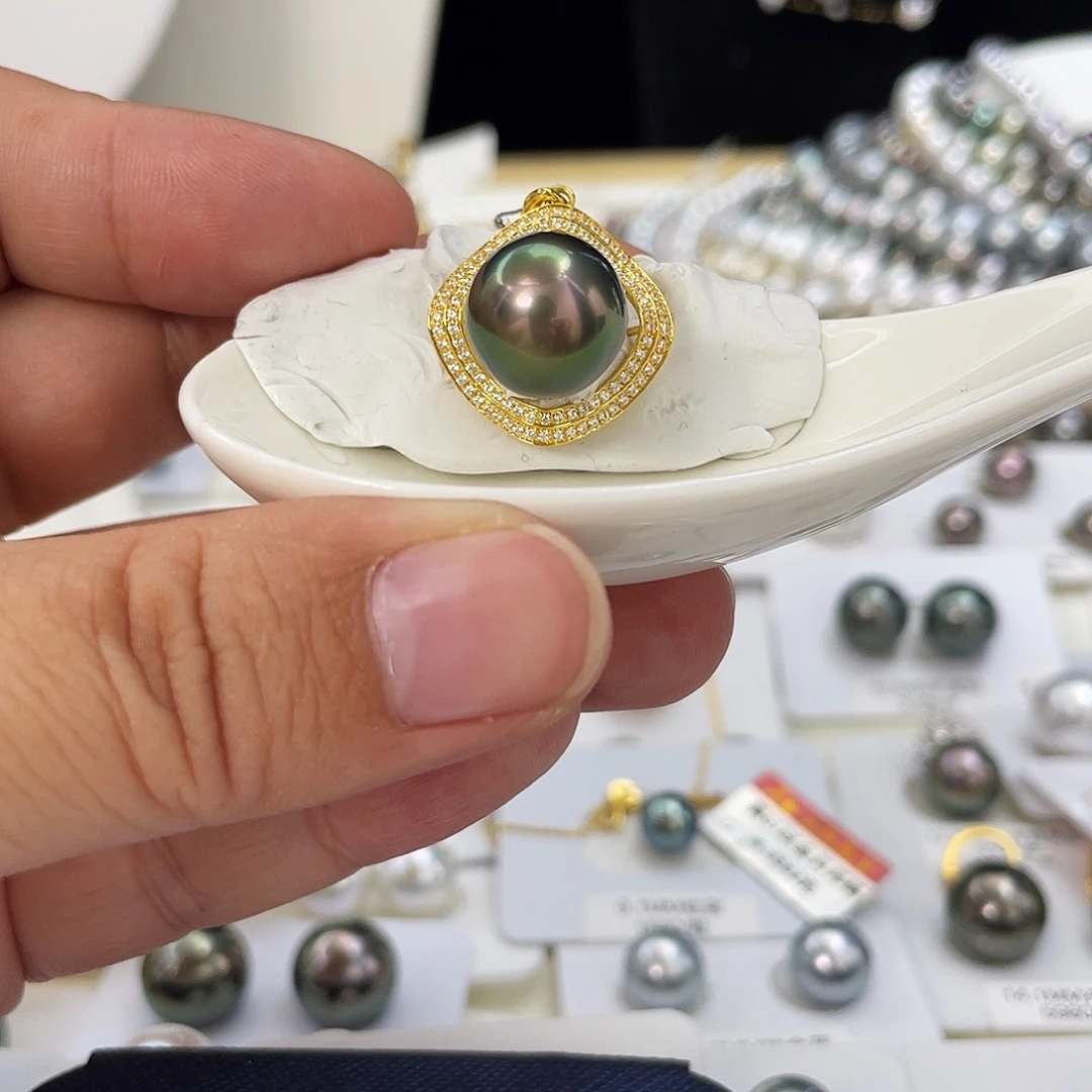 海水珍珠颈饰18K金镶嵌认**雪12+