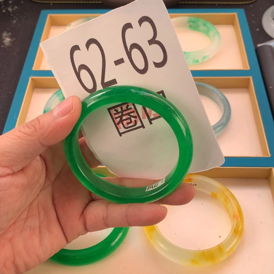 1石英岩玉手镯手镯