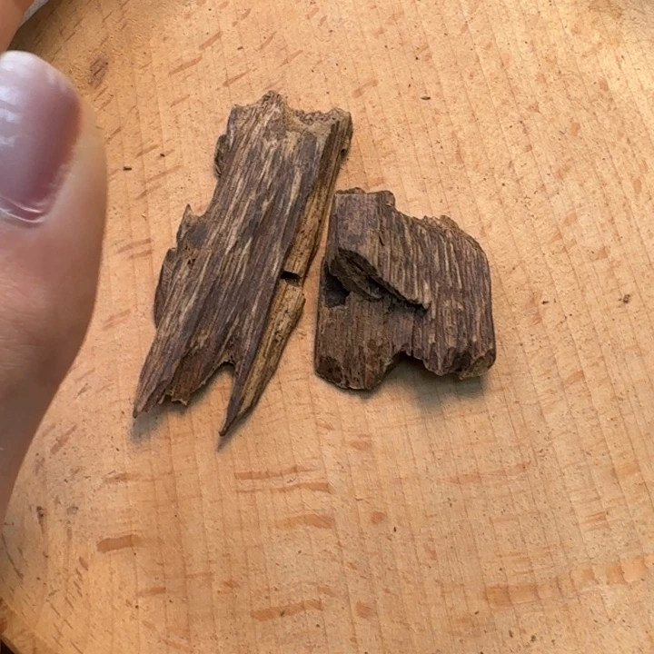 柬埔寨树心油虫漏3.9克。