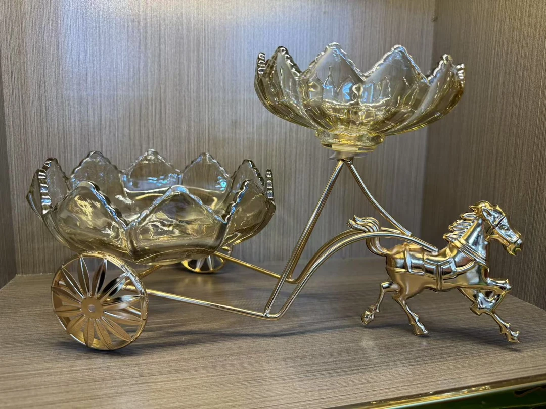 88复古小马车果盘 摆件颜色规格随机