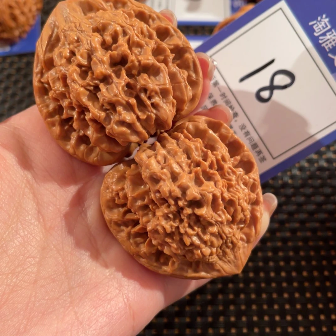 文玩核桃把件18号46尺官帽