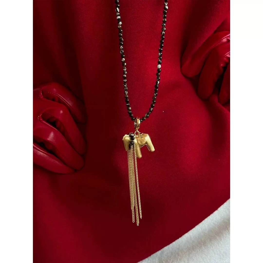 黄铜石英石项链 幸福之马项链小众高级串珠拉丝小马流苏长款项链