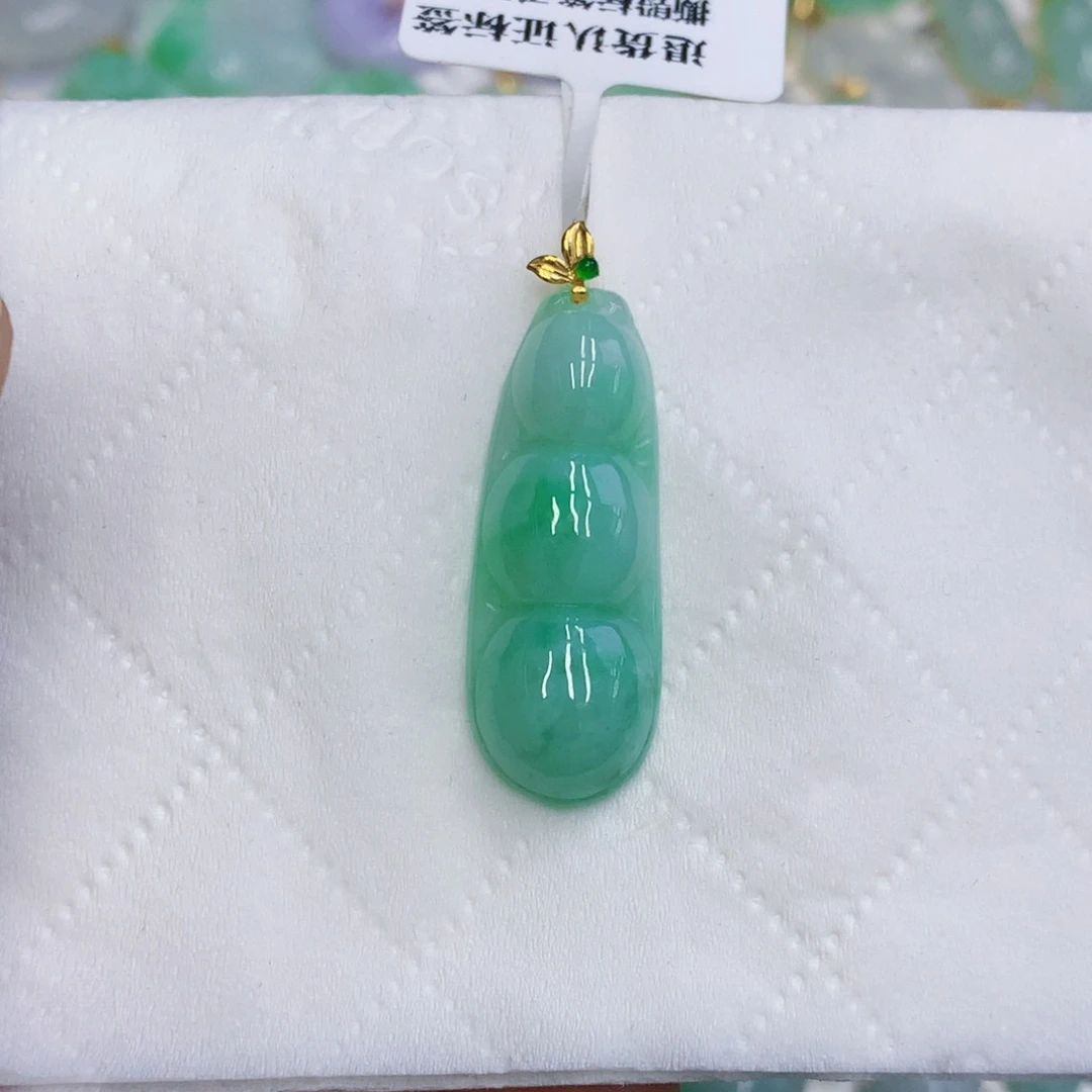 翡翠18K金镶嵌颈饰翡翠