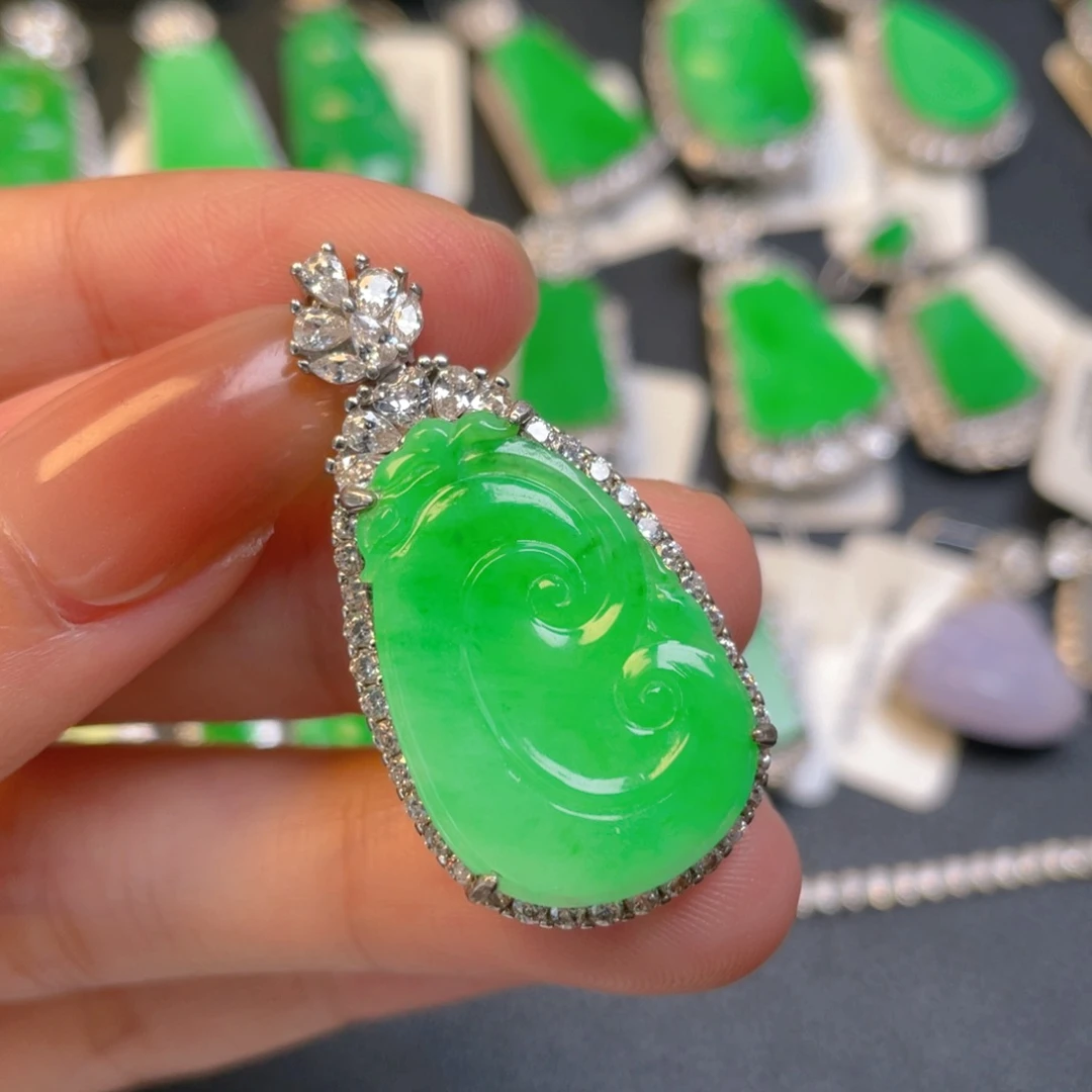 颈饰银S925镶嵌翡翠